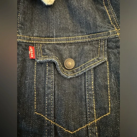 Levi's Jean Jacket w Sherpa & Quilted Lining, sz M - Picture 3 of 14